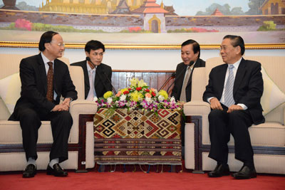 ຄະນະຜູ້ແທນຄະນະຈັດຕັ້ງສູນກາງພັກກອມມູນິດຫວຽດນາມ ຢ້ຽມຢາມລາວ